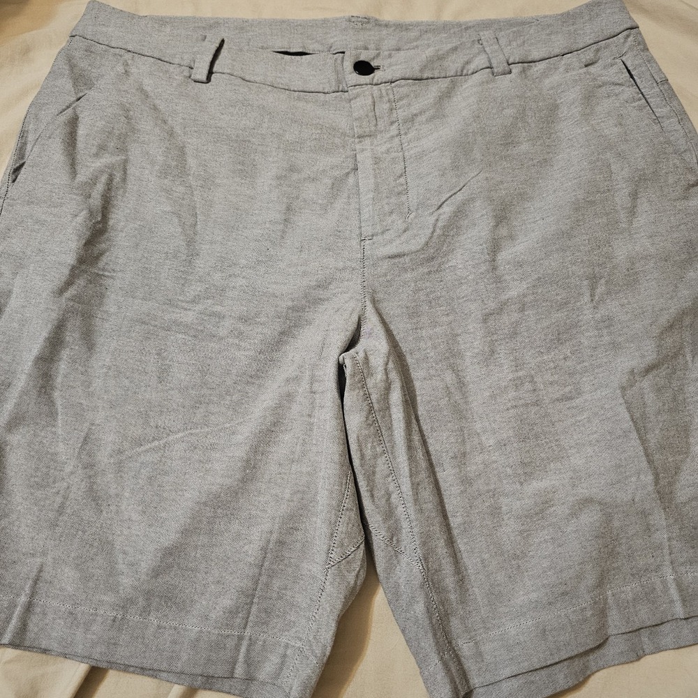 Lululemon Commission Short Mens 36 Gray Relaxed Fit Qwick Oxford 11" Stretch